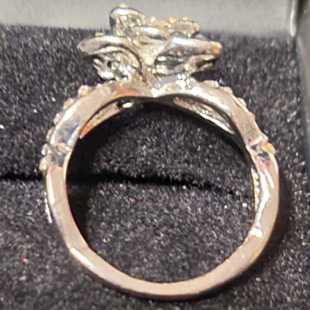 Sparkling Flower Ring - Picture 7 of 9